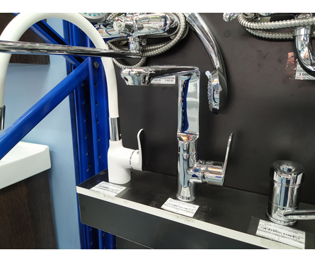 Смеситель для кухни однорычажный D&K высокий гусак хром DA1312401 Фотография_2