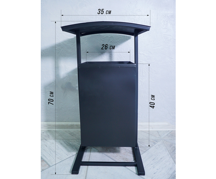 Урна уличная с бортиками на маятниковой подставке с крышей в виде арки Фотография_2