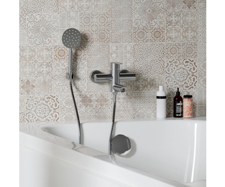 Смеситель для ванны однорычажный MIXLINE короткий гусак хром Stainless MLSS32-01 Фотография_3