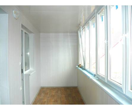 Панель ПВХ Белая глянцевая 250x2700x7.5 мм (0.675 м²) Фотография_1