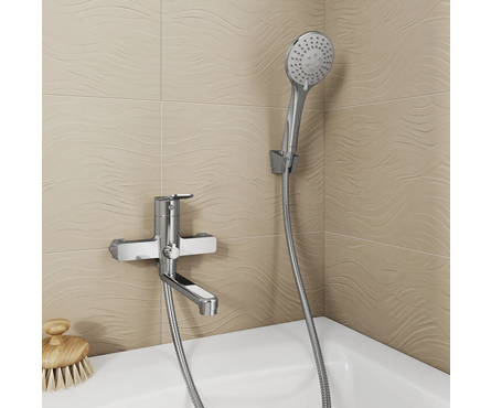 Смеситель для ванны однорычажный MILARDO короткий гусак хром Demi DEMSB02M02 Фотография_1