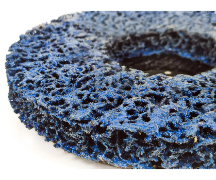 Круг зачистной обдирочный БАЗ нетканный, для снятия ржавчины, голубой (коралловый), 125х22 мм Фотография_3